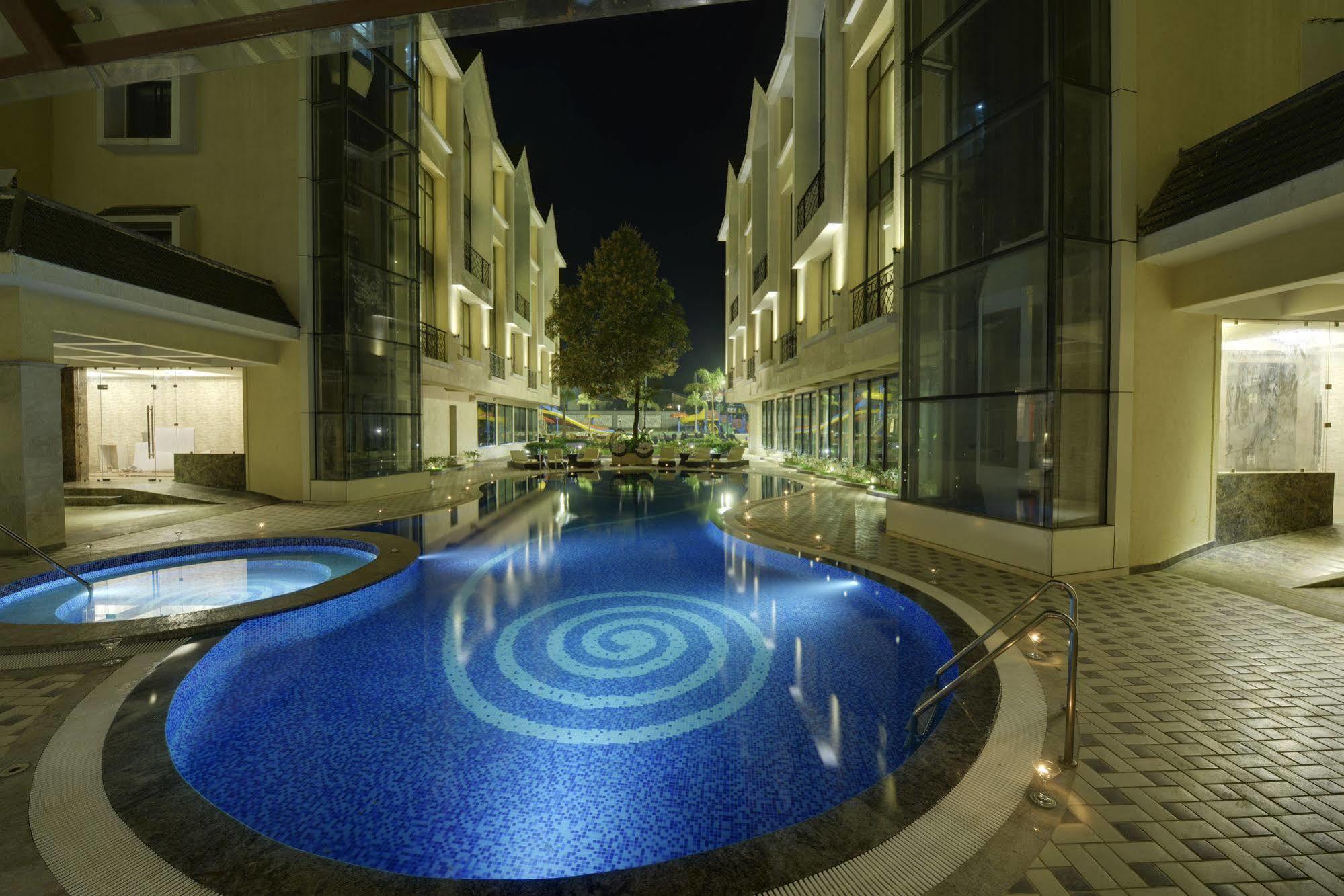 Meritas Picaddle Resort Lonavala Kültér fotó