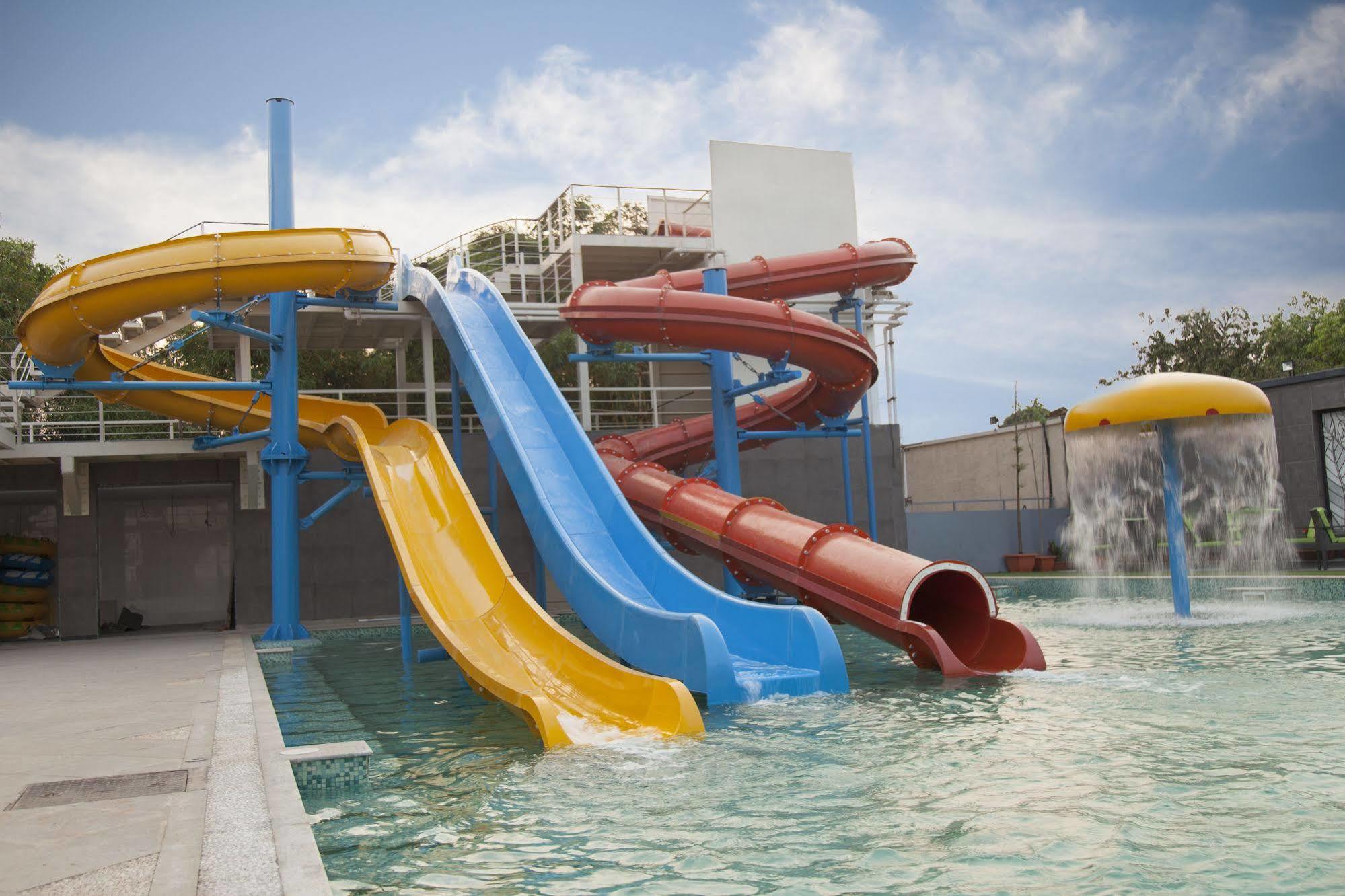 Meritas Picaddle Resort Lonavala Kültér fotó